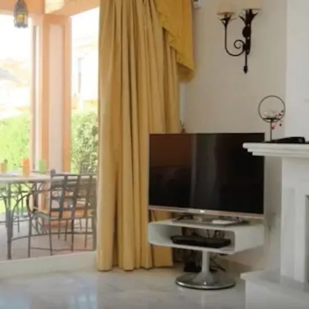 Luxury Townhouse, 3 Bedrooms, 160m2, Pool *