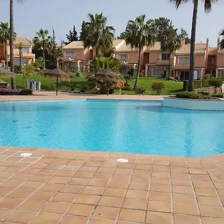 Luxury Townhouse, 3 Bedrooms, 160m2, Pool Сasa de vacaciones Estepona