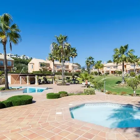 Luxury Townhouse, 3 Bedrooms, 160m2, Pool *